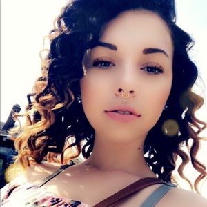 Meet your Posher, Justine